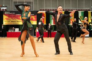 2024-01 AK-DM Master 2 S Latin Silber für Alexander und Marina Engel